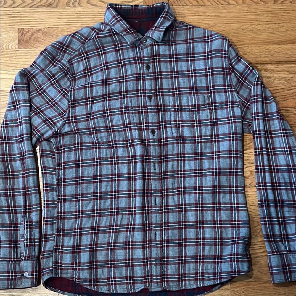 Faherty Blue and Red Casual Button Down Reversible Shirt Men’s L